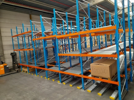 Rayonnage traversant