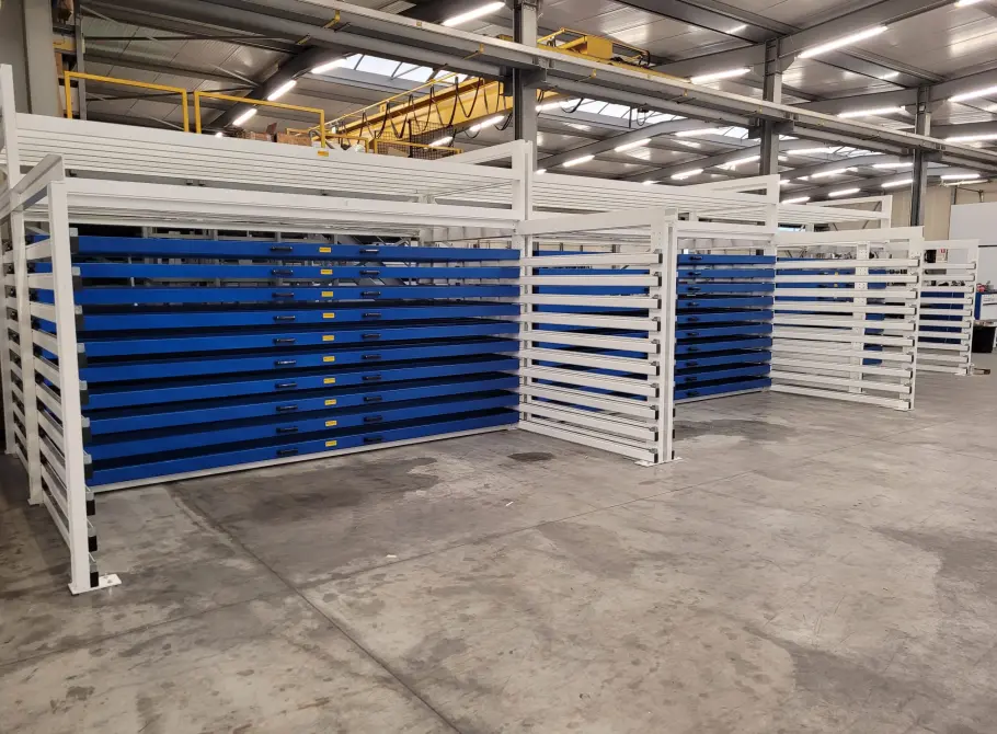 Les avantages des rayonnages à plaques et tubes