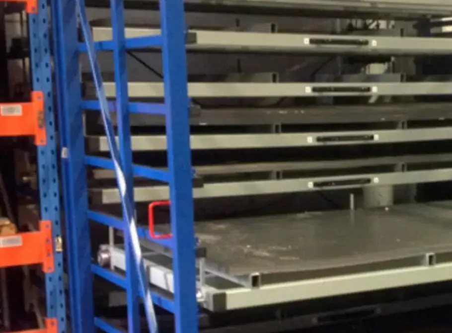 Pourquoi choisir un rayonnage extensible pour plaques et tubes de MDO ?